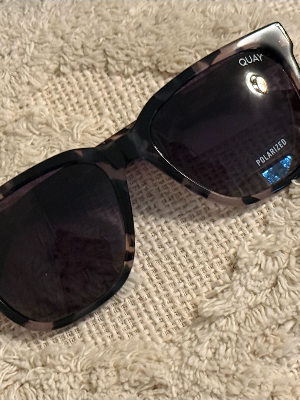 Quay Australia Wired Oversized Polarized women Sunglasses - NWT
